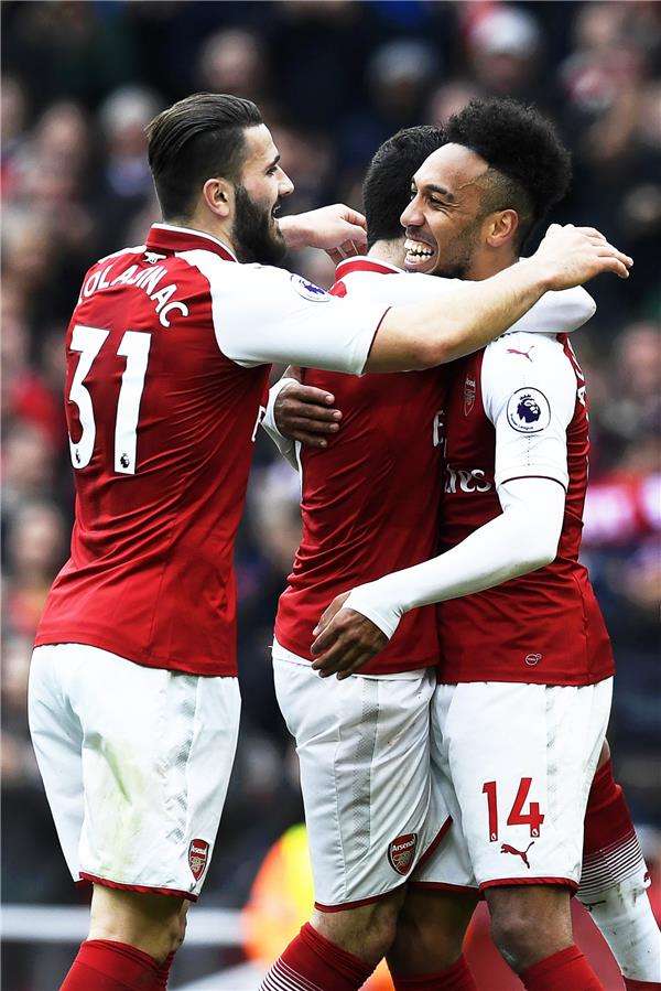 لاعبو آرسنال