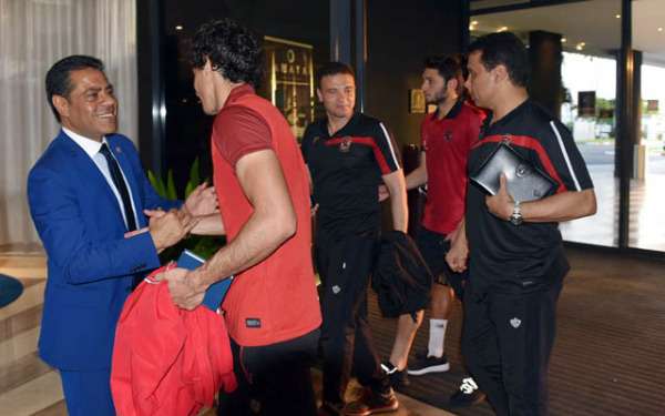 من مقر إقامة الأهلي في الجابون