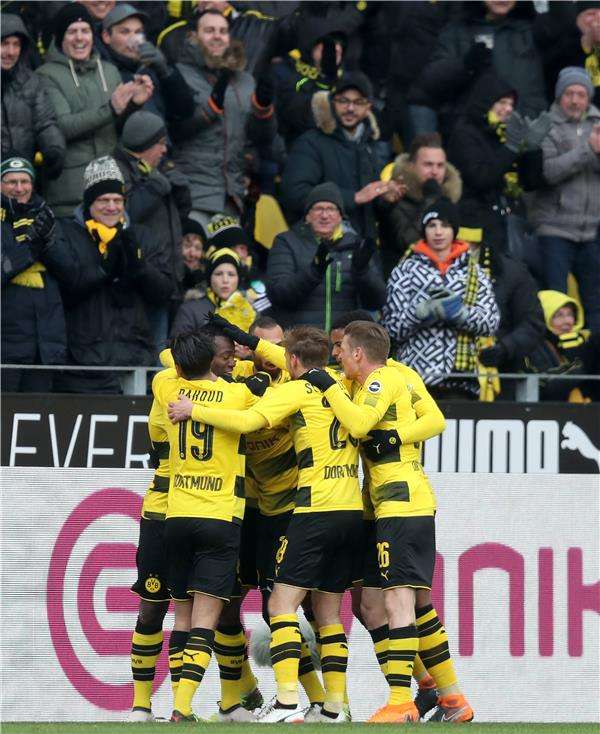 لاعبو دورتموند