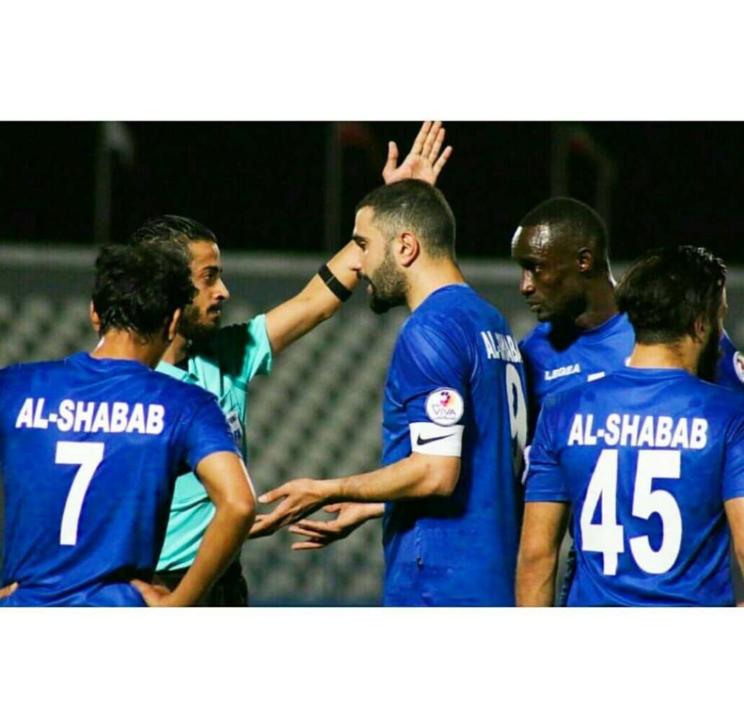 لاعبو الشباب 