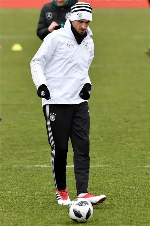 ?i=epa%2fsoccer%2f2018-03%2f2018-03-21%2f2018-03-21-06617332_epa