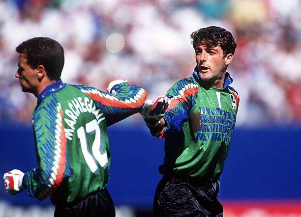 جيانلوكا باليوكا بعد طرده أمام النرويج