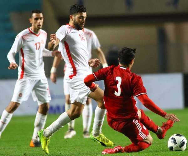 أمين بن عمر خلال مباراة إيران