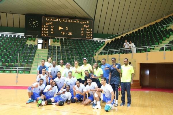 لاعبو فريق الهلال للكرة الطائرة