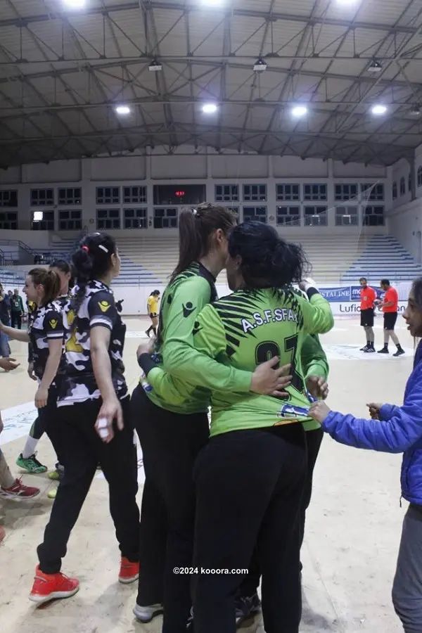 ?i=corr%2f42%2fkoo_42741