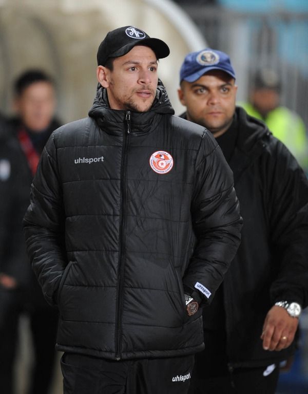 يوسف المساكني خلال مباراة أمس أمام إيران 