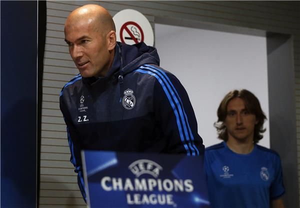 زيدان مع مودريتش