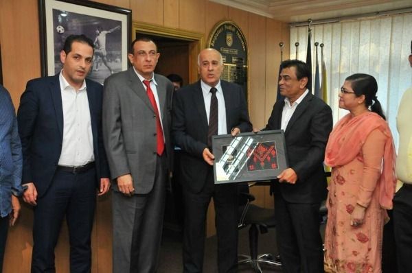 من الاجتماع