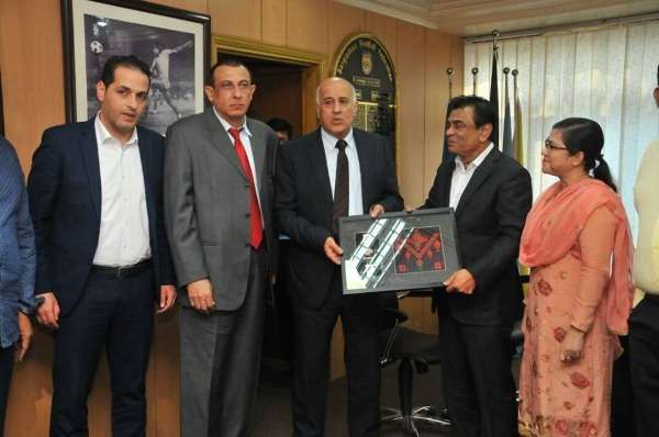 من الاجتماع