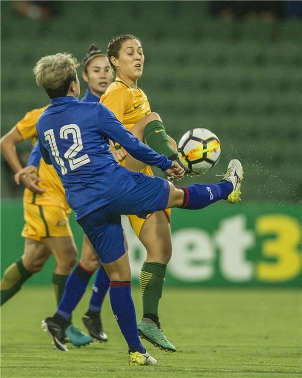 من مباراة أستراليا وتايلاند