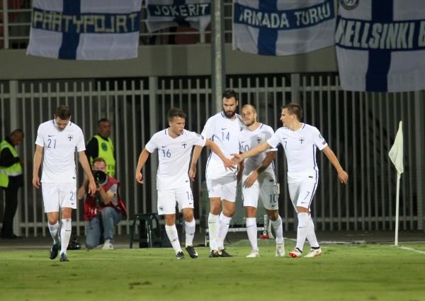 لاعبو فنلندا 