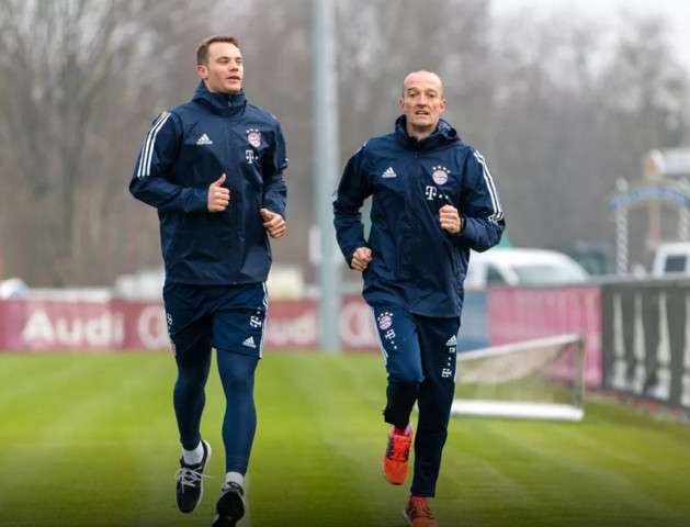 عودة نوير للتدريب