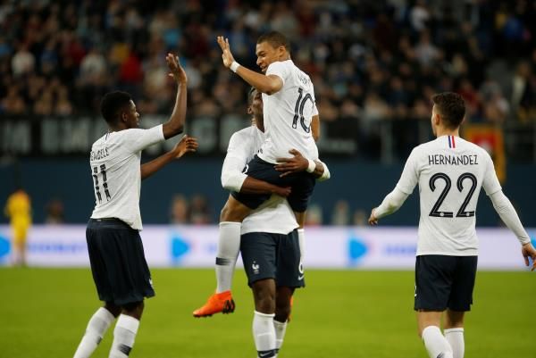 لاعبو منتخب فرنسا