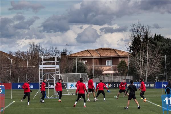 من تدريبات أتلتيكو مدريد - أرشيفية 