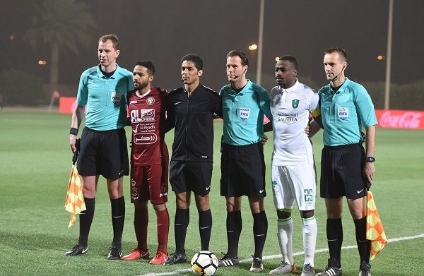 قبل بداية اللقاء