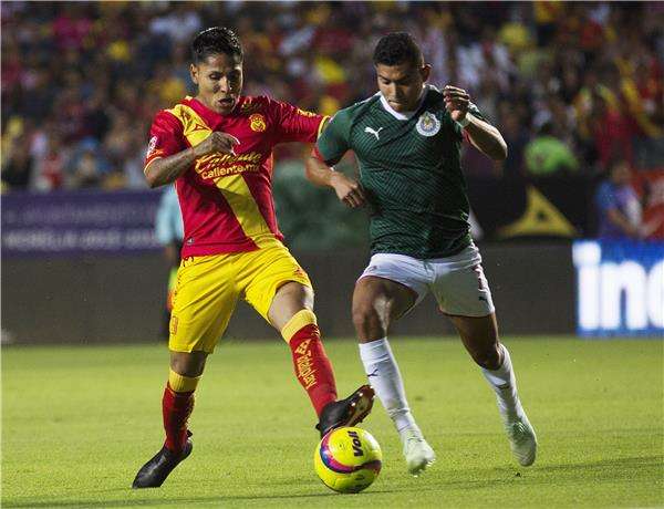 من لقاء موريليا وتشيفاس