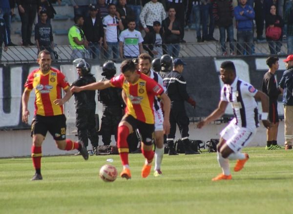 من مباراة النادي الصفاقسي والترجي الرياضي 