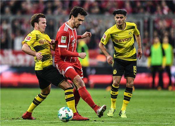 ماتس هوميلز خلال المباراة