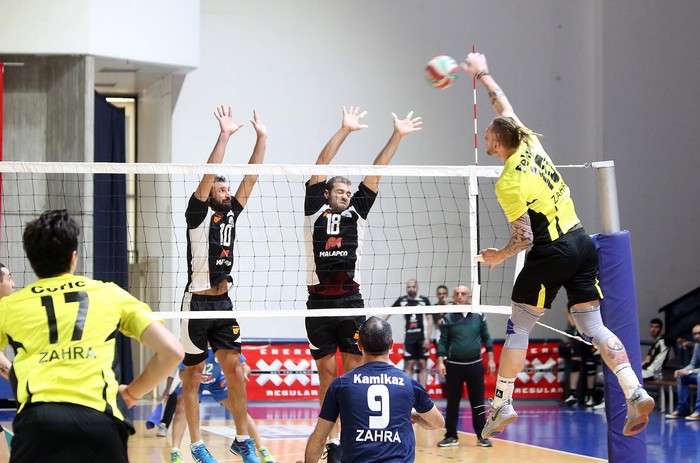 من مباراة البوشرية والزهراء