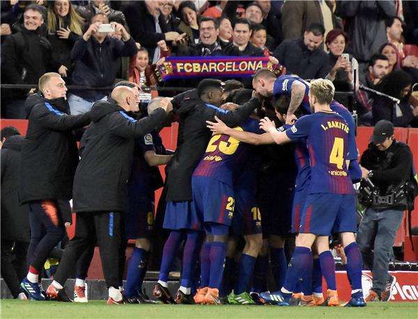 لاعبو برشلونة