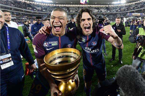 مبابي وكافاني مع الكأس