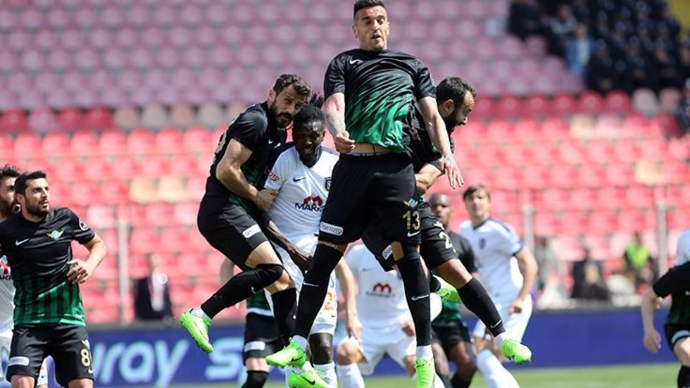 لقطة من المباراة