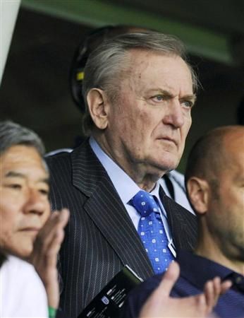 السيد أفيكا أوزيم كان حاضراً لمباراة الودية بين اليابان وأنكلترا