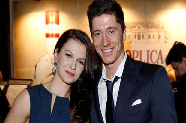 ليفاندوفسكي  وزوجته