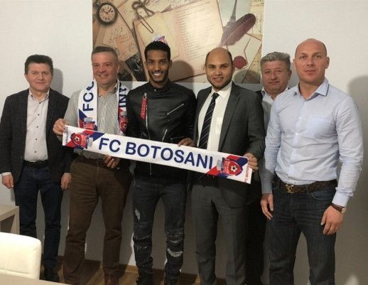 هزازي مع مسؤولي ناديه الجديد