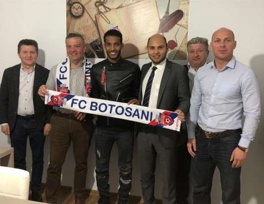 هزازي مع مسؤولي ناديه الجديد