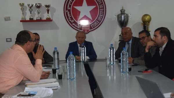 جانب من اجتماع اللجنة القانونية للنجم الساحلي