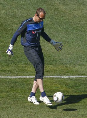 شوارزر يتدرب بالكرة المثيرة للجدل "جابولاني"