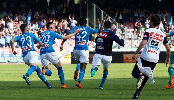 فرحة لاعبي نابولي 