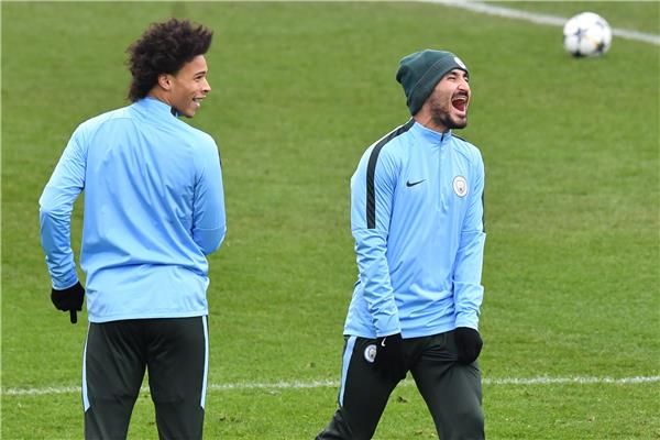 جوندوجان (على اليمين)