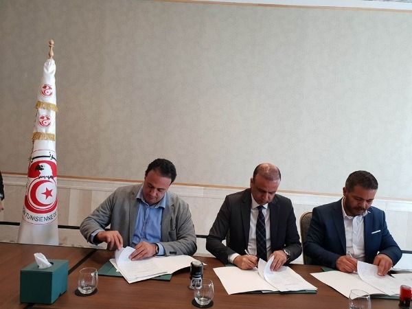 من حفل توقيع الاتفاقية 