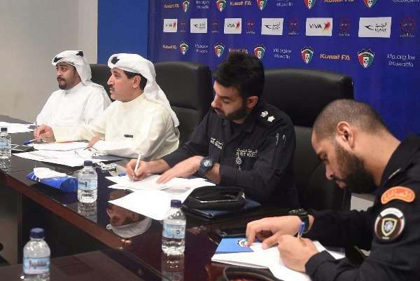 من الاجتماع