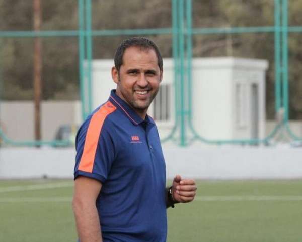 عصام محمود المدرب العام للوحدات 