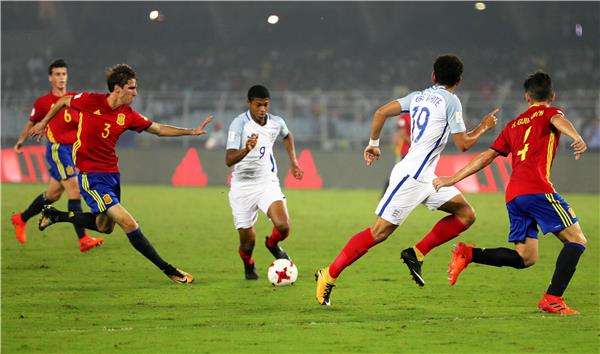 خوان ميراندا (على اليسار)