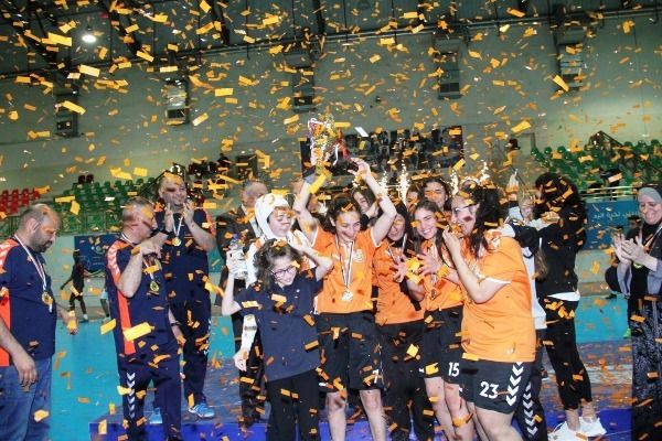 من تتويج فريق عمان باللقب