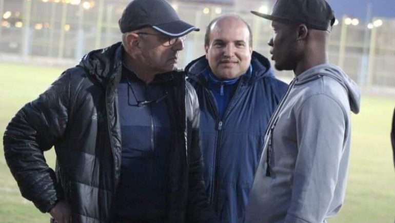 طلعت يوسف (على اليسار)