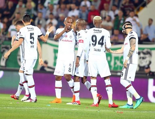 فرحة لاعبي بيشكتاش