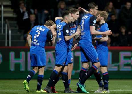 فرحة لاعبي ألكمار