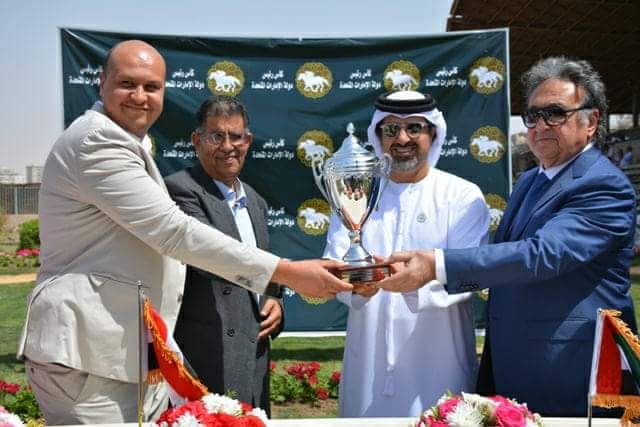 received_1697464420333242