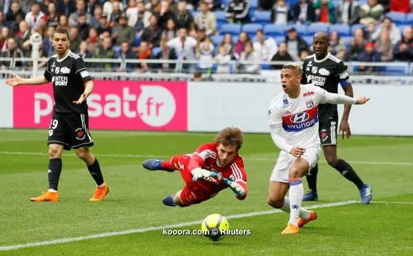 ?i=reuters%2f2018-04-14%2f2018-04-14t151356z_1978192040_rc1537d00b20_rtrmadp_3_soccer-france-lyo-ami_reuters