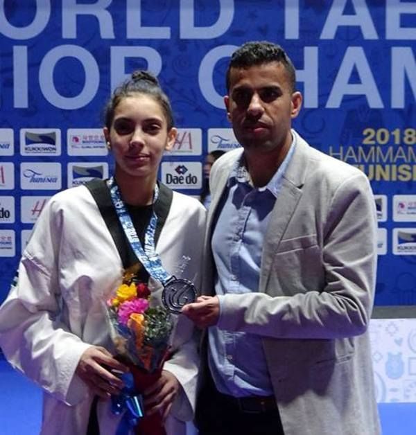 من الاستقبال