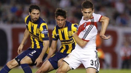 جانب من لقاء ريفر بليت