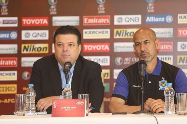 شنيشل (على اليمين)