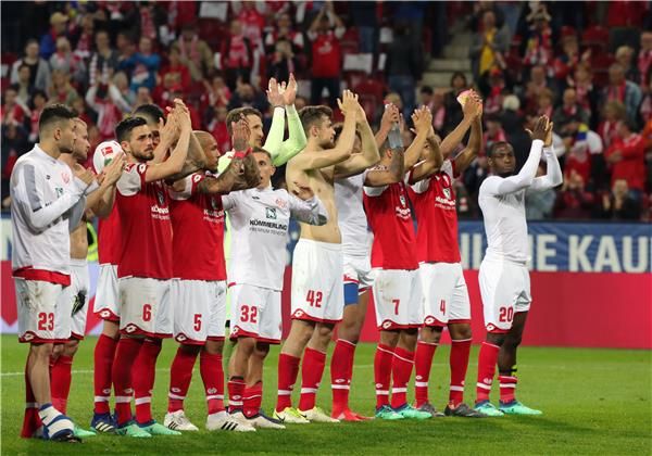 لاعبو ماينز