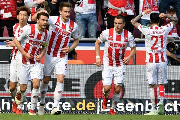 هيكتور مع لاعبي كولن