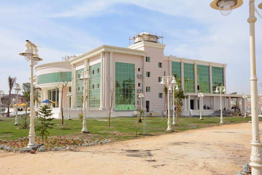 received_1699213370158347